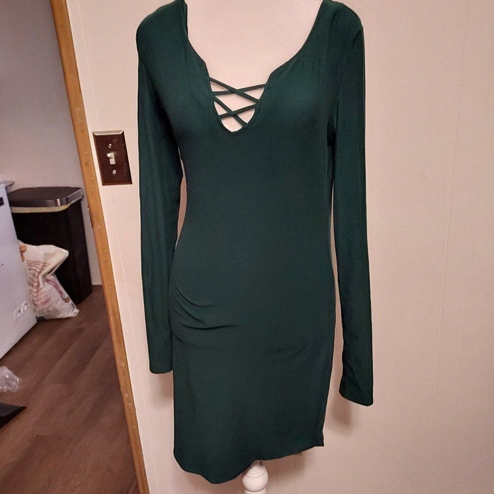 Derek heart M  Forest Green dress excellent cond